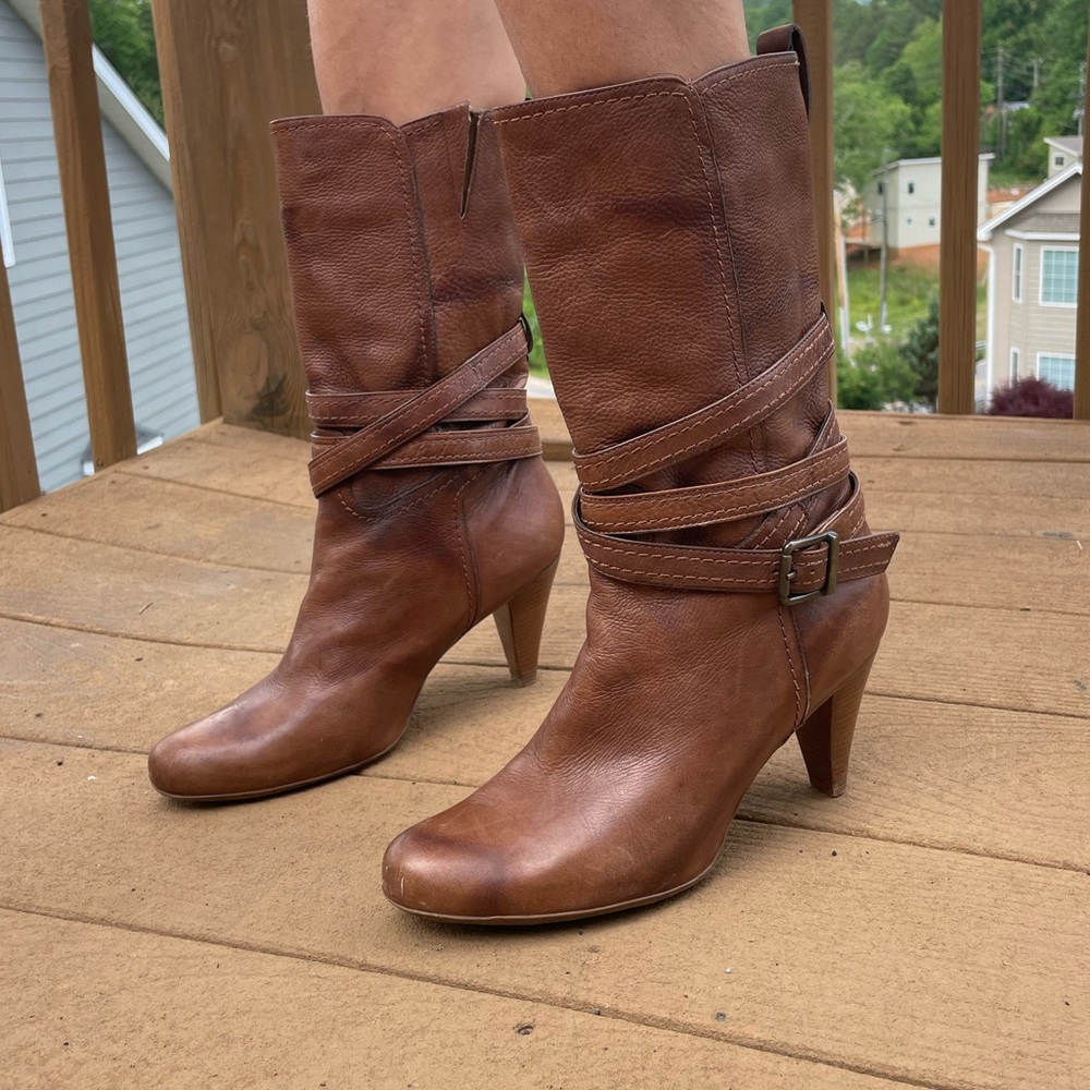 Gianni Bini (with box) Brown w/ Heels and Buckle on Side